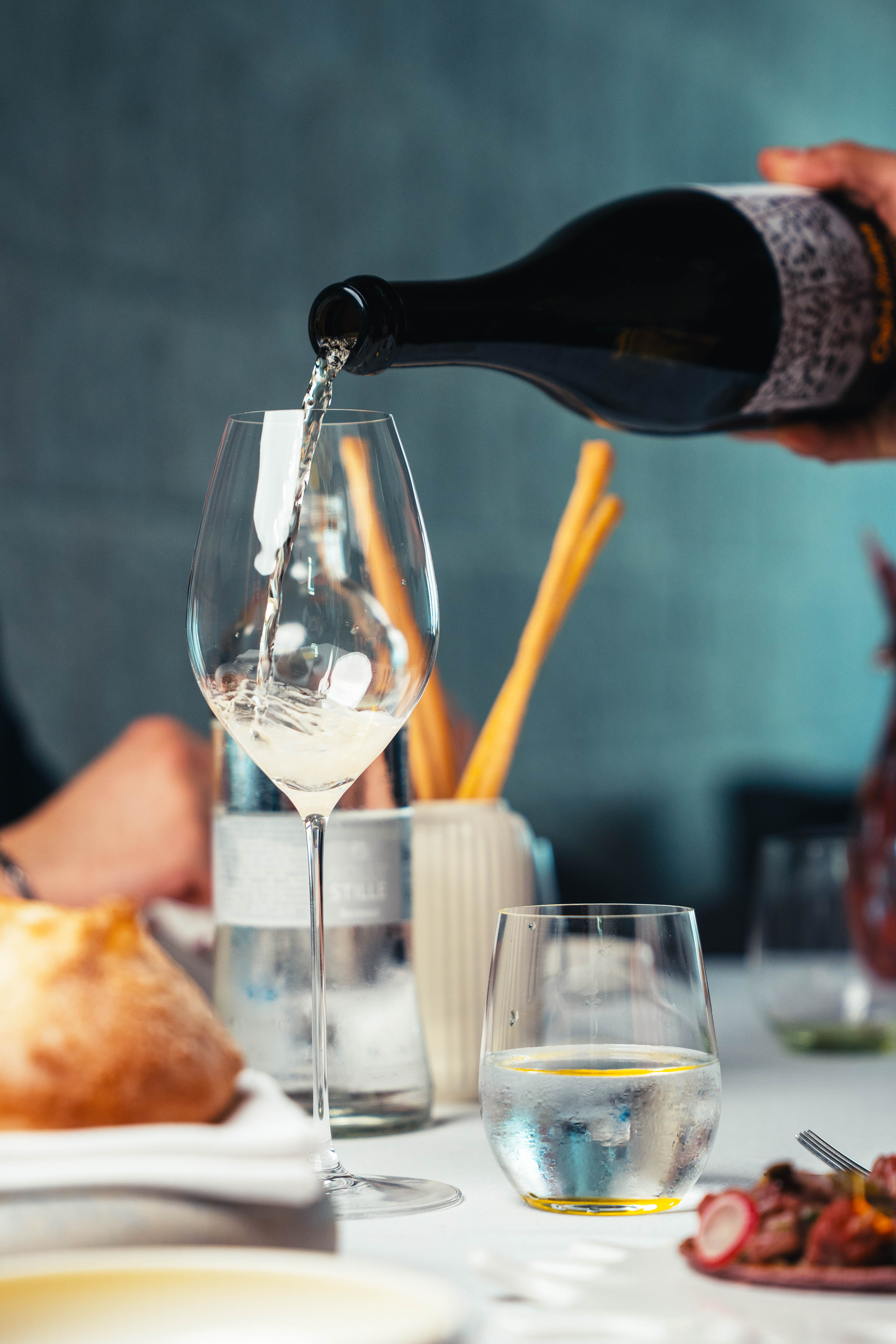 Bottiglia e calice di vino